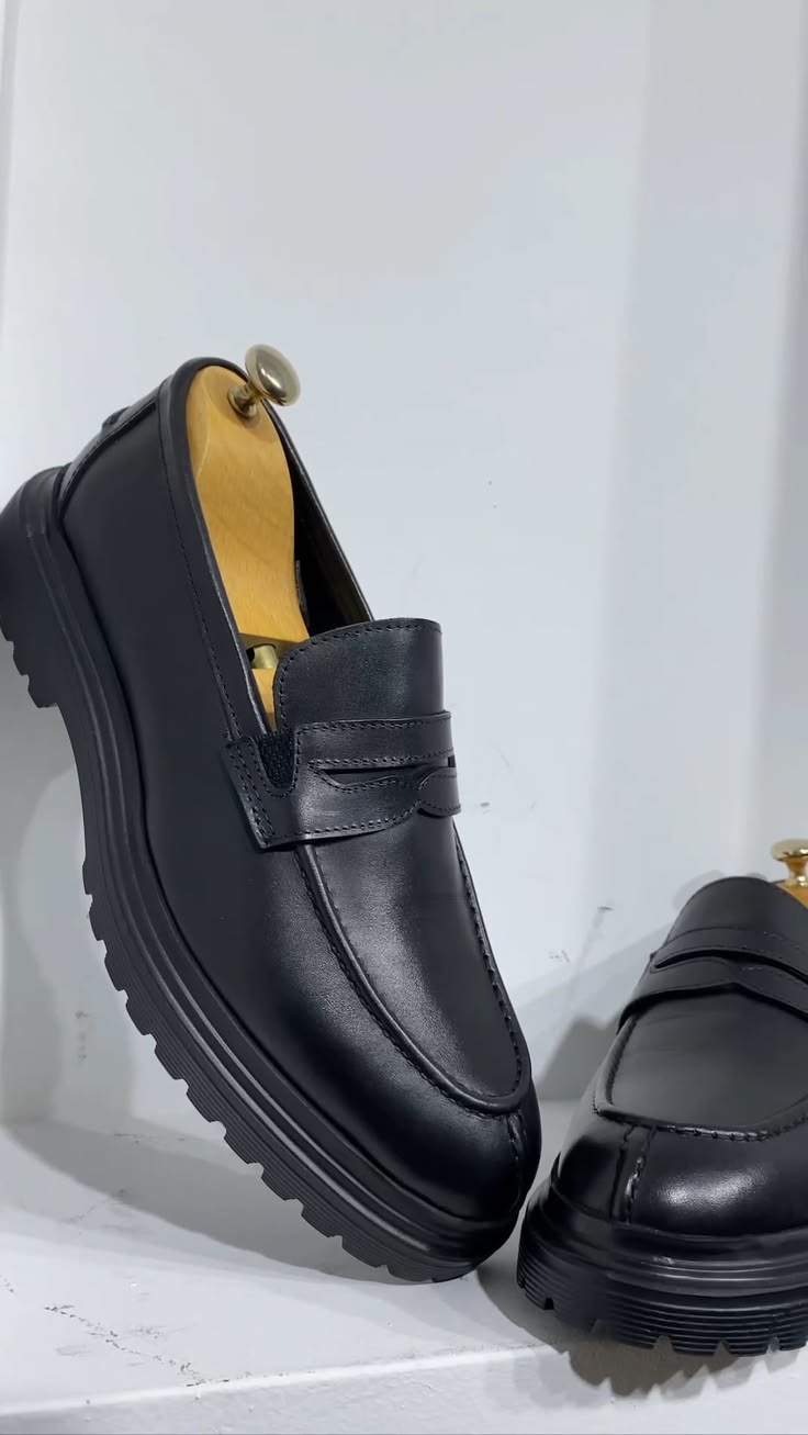 Men's Smart Casual Black Penny Loafers bring timeless sophis