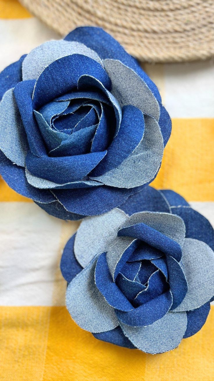 DIY denim crafts to make from old jeans! Ready for a fun and