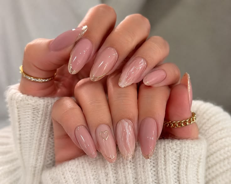 Soft, classy, and effortlessly chic 💕
These nude pink glossy